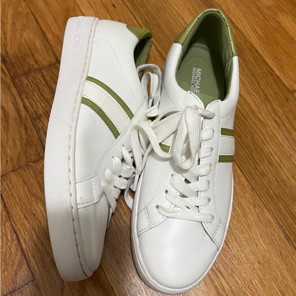 Michael Kors shoes, size 8!